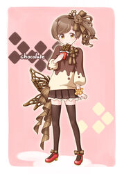  black_skirt black_thighhighs blush bow brown_bow brown_eyes brown_flower brown_hair brown_rose brown_shirt candy chocolate chocolate_bar closed_mouth commentary_request female flower food full_body hairbow harada_(sansei_rain) highres holding holding_food long_sleeves looking_at_viewer original personification pleated_skirt puffy_long_sleeves puffy_sleeves red_footwear rose scrunchie shirt shoes side_ponytail skirt smile solo standing striped striped_bow swept_bangs thighhighs wrist_scrunchie yellow_scrunchie 