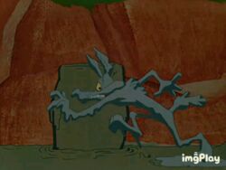  animated anonymous_artist avian bird canid canine canis cement concrete coyote cuculiform duo inanimate_transformation looney_tunes male mammal new_world_ground_cuckoo petrification road_runner_(looney_tunes) roadrunner transformation warner_brothers wile_e._coyote 