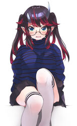  absurdres alternate_costume alternate_hairstyle black_hair black_skirt blue_eyes blue_sweater blush breasts brown-framed_eyewear commentary_request demon_girl demon_horns feet_out_of_frame female glasses highres horns invisible_chair large_breasts long_hair looking_at_viewer miniskirt multicolored_hair nanashi_inc. open_mouth pointy_ears red_hair round_eyewear ryugasaki_rene simple_background sitting skirt solo striped_clothes striped_sweater sugar_lyric sweater thighhighs twintails two-tone_hair virtual_youtuber white_background white_thighhighs zono_(inokura_syuzo029) 