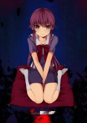  between_legs blood commentary_request female gasai_yuno gradient_eyes hand_between_legs kneehighs knife long_hair looking_at_viewer mirai_nikki multicolored_eyes no_shoes pillow purple_hair school_uniform sitting skirt smile socks solo unasaka_ryou wariza weapon white_socks 