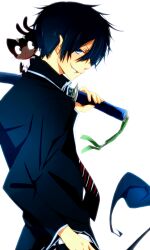  1boy ao_no_exorcist bad_id bad_pixiv_id black_hair blue_eyes kuro_(ao_no_exorcist) looking_at_viewer male_focus okumura_rin school_uniform simple_background smile solo sword tail tsukimori_usako weapon white_background 