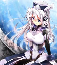  blue_eyes bodysuit breasts commentary_request female hat horizon_ariadust kyoukaisenjou_no_horizon large_breasts long_hair pantyhose ribbon silver_hair sitting solo tsuka_(raikousama) 