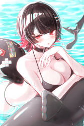  bikini black_bikini black_choker black_hair breasts choker cleavage collarbone commentary ellen_joe female fins fish_tail highres inflatable_shark inflatable_toy large_breasts looking_at_viewer mokamaboko mole mole_under_eye multicolored_hair partially_submerged red_eyes shark_girl shark_tail solo swimsuit tail two-tone_hair wet zenless_zone_zero 