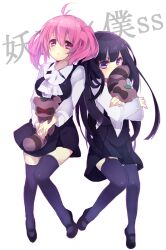  2girls ahoge bad_id bad_pixiv_id black_hair blush holding inu_x_boku_ss long_hair multiple_girls pink_eyes pink_hair purple_eyes roromiya_karuta school_uniform shirakiin_ririchiyo shun47 tanuki thighhighs twintails watanuki_banri 