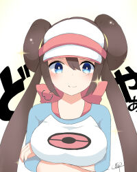  absurdres blue_eyes blush bow breasts bright_pupils brown_hair closed_mouth commentary_request crossed_arms double_bun female hair_between_eyes hair_bun hat highres kokuin large_breasts long_hair looking_at_viewer pokemon pokemon_bw2 puff_of_air raglan_sleeves rosa_(pokemon) shirt sidelocks simple_background smile solo sparkle translation_request twintails upper_body very_long_hair visor_cap white_background white_shirt 