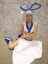  aisui_nao bow cosplay hairbow majikina_mina midriff photo samurai_spirits_zero silver_hair 