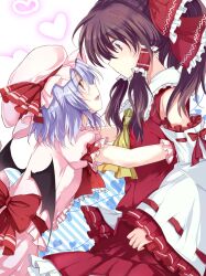  2girls bare_shoulders blue_hair brown_hair commentary_request detached_sleeves diagonal_stripes from_side hair_tubes hakurei_reimu hat hat_ribbon heart hug looking_at_another multiple_girls nazuka_(mikkamisaki) ponytail remilia_scarlet ribbon short_hair striped touhou wings 