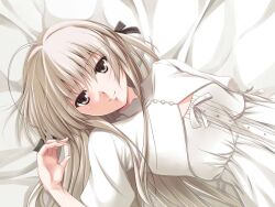  ahoge bad_id bad_pixiv_id dress female grey_eyes kasugano_sora long_hair looking_at_viewer lying on_back smile solo white_hair yappen yosuga_no_sora 