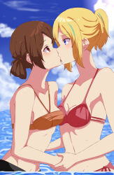  2girls absurdres bikini blonde_hair blue_eyes blue_sky blush breasts brown_hair cleavage cloud commentary day from_side green_hair highres holding_hands kissing kouzuki_mahiru multicolored_hair multiple_girls orange_bikini outdoors ponytail profile red_bikini red_eyes short_twintails sky small_breasts streaked_hair swimsuit twintails upper_body wading yamanouchi_kano yoru_no_kurage_wa_oyogenai yuri yuriyurisuki 