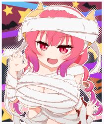  :d absurdres arm_at_side bandages blunt_bangs blush border breasts claw_pose cleavage collarbone commentary_request cowboy_shot dragon_girl dragon_horns frynyan gradient_hair halloween halloween_costume hand_up highres horns ilulu_(maidragon) jitome kobayashi-san_chi_no_maidragon korean_commentary large_breasts long_hair looking_at_viewer low_twintails multicolored_background multicolored_hair mummy_costume naked_bandage oerba_yun_fang open_mouth outstretched_hand purple_hair red_eyes red_hair simple_background slit_pupils smile smug star_(symbol) twintails white_border 