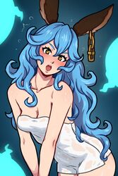  akairiot animal_ears blue_hair blush breasts collarbone commentary cowboy_shot ear_chain erune female ferry_(granblue_fantasy) gradient_background granblue_fantasy highres leaning_forward long_hair looking_at_viewer naked_towel open_mouth small_breasts solo symbol-only_commentary teeth thighs towel upper_teeth_only v_arms very_long_hair wavy_hair wet wet_towel yellow_eyes 