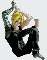  1boy ahoge arms_up bad_id bad_twitter_id barefoot belt black_pants black_tank_top blonde_hair edward_elric fosfatale full_body fullmetal_alchemist grey_background highres leg_up looking_up male_focus mechanical_arms mechanical_legs pants short_hair simple_background single_mechanical_arm single_mechanical_leg sitting solo tank_top tying_hair yellow_eyes 