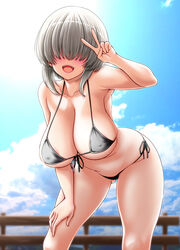  areola_slip arm_up ass_visible_through_thighs bell bikini black_bikini blush breasts cleavage collarbone cowboy_shot female fence grey_hair hair_over_eyes hand_on_own_thigh highres large_breasts leaning_forward long_bangs looking_at_viewer open_mouth osuzu_akiomi outdoors short_hair side-tie_bikini_bottom skindentation solo standing swimsuit teeth underboob upper_teeth_only uzaki-chan_wa_asobitai! uzaki_yanagi v wooden_fence 