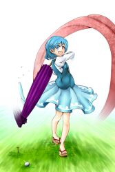  ball blue_eyes blue_hair blush blush_stickers commentary_request female full_body geta golf golf_ball golf_course heterochromia karakasa_obake open_mouth purple_umbrella red_eyes short_hair skirt smile solo tatara_kogasa tongue touhou umbrella yafu 