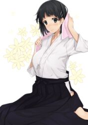  bad_id bad_pixiv_id billion_(billion0103) black_hair blush female green_eyes hair_ornament hairclip hakama hakama_skirt japanese_clothes kirigaya_suguha skirt solo sword_art_online towel 