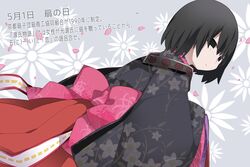  black_eyes black_hair black_kimono commentary dutch_angle expressionless female floral_background floral_print from_behind grey_background hair_between_eyes hammer_(sunset_beach) highres japanese_clothes kimono looking_at_viewer looking_back looking_down monogatari_(series) obi oshino_ougi pale_skin petals pink_sash sash short_hair solo 