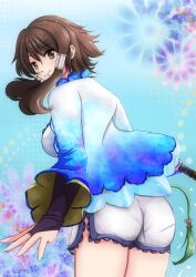  ass back bad_id bad_pixiv_id blush breasts brown_eyes brown_hair chai_xianghua female hair_tubes highres medium_breasts midriff racket_ti1 short_hair short_hair_with_long_locks shorts sidelocks smile solo soulcalibur soulcalibur_iv sword weapon white_shorts 