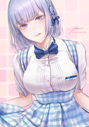  alternate_costume apron bad_id bad_pixiv_id blue_apron blue_bow blue_bowtie bow bowtie braid breasts checkered_apron checkered_clothes commentary_request commission employee_uniform female filha gingham gingham_apron girls&#039;_frontline grey_hair high-waist_skirt highres kobeya kobeya_uniform large_breasts plaid plaid_apron purple_eyes rpk-16_(girls&#039;_frontline) shirt short_hair short_sleeves side_braid simple_background skeb_commission skirt solo uniform upper_body waitress white_background white_shirt 