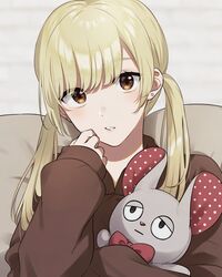  bad_id bad_pixiv_id blonde_hair brown_eyes brown_sweater commentary_request earrings female head_tilt highres holding holding_stuffed_toy jewelry long_sleeves looking_at_viewer original parted_lips solo stud_earrings stuffed_animal stuffed_mouse stuffed_toy sweater twintails unapoppo upper_body 