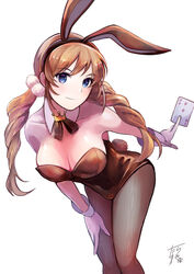  animal_ears bare_shoulders between_fingers black_headband blonde_hair blue_eyes breasts brown_hair brown_pantyhose card card_between_fingers cleavage collarbone crown curly_hair detached_collar fake_animal_ears fake_tail female gloves hair_between_eyes hair_ornament hand_on_thigh headband highres holding holding_card leaning_forward leotard multicolored_hair original outstretched_hand pantyhose playboy_bunny playing_card rabbit_ears rabbit_tail signature simple_background smile solo strapless strapless_leotard tail tarayuki three_of_diamonds twintails two-tone_hair white_background white_gloves wrist_cuffs 