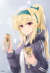  alternate_costume artist_name blonde_hair blue_jacket bow breasts closed_mouth english_commentary female food gamryous girls&#039;_frontline green_bow green_hairband grey_hoodie hairband hairbow highres holding holding_food hood hooded_jacket hoodie jacket light_blush long_hair long_sleeves looking_at_viewer open_clothes open_jacket ponytail red_eyes shawarma shirt simple_background smile solo sv-98_(girls&#039;_frontline) track_jacket upper_body white_shirt wrap_(food) 