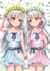  2girls bare_arms bare_legs bare_shoulders bed_sheet camellia collarbone dress eye_contact flower flower_wreath grey_hair hair_ornament hand_on_own_chest hand_up head_wreath highres hisakawa_hayate hisakawa_nagi holding_hands idolmaster idolmaster_cinderella_girls idolmaster_cinderella_girls_starlight_stage long_hair looking_at_another looking_to_the_side low_twintails lying multiple_girls on_back on_bed petals siblings sisters skirt tudon_(donut) twintails white_flower white_petals yellow_flower yellow_petals 