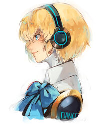  aegis_(persona) android bangs blonde_hair blue_bow blue_eyes blue_neckwear bow bowtie collar collared_dress eyebrows_visible_through_hair female from_side hair_between_eyes happy headphones light_smile lor_(roasyerizyonirapi) persona persona_3 persona_3:_dancing_moon_night short_hair simple_background smile solo_focus white_background 