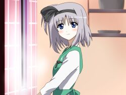  apron black_ribbon blue_eyes blush closed_mouth commentary_request female fuyou_kaede green_apron grey_hair hair_ribbon hairband indoors konpaku_youmu light_smile long_sleeves looking_at_viewer parody ribbon shirosato shirt shuffle! smile solo standing touhou upper_body white_shirt 