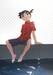  1boy absurdres bad_id bad_pixiv_id barefoot black_hair blue_eyes blue_shorts chain-link_fence commentary feet fence full_body glimo highres looking_up male_focus medarot medawatch outdoors pool poolside red_shirt shirt short_ponytail shorts smile solo tenryou_ikki watch wristwatch 