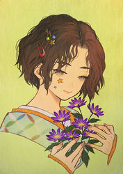  brown_hair cropped_torso facial_mark female flower green_background grey_eyes grey_nails hair_ornament hairclip hands_up highres japanese_clothes kimono leaf original plant purple_flower short_hair solo star_(symbol) star_hair_ornament yumeko_(yumeyana_g) 