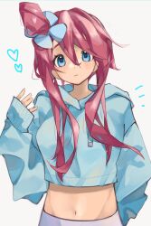  alternate_costume asatte_3z blue_bow blue_eyes blue_hoodie blush bow commentary_request cropped_hoodie female hair_between_eyes heart highres hood hoodie looking_at_viewer midriff navel notice_lines pokemon pokemon_bw red_hair simple_background skyla_(pokemon) sleeves_past_wrists solo white_background 